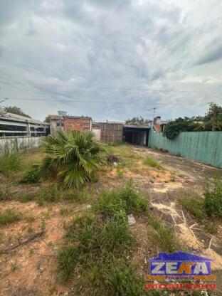 TERRENO À VENDA